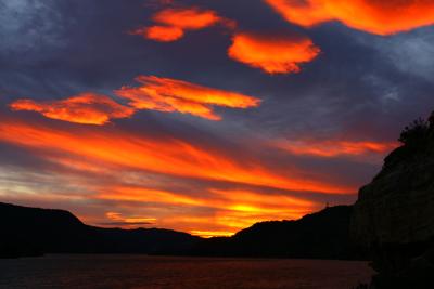 Sonnenuntergang am Embalse de Riba Roja in Spanien bei Andree's Angelreisen